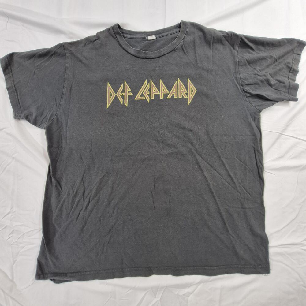 Def Leppard Shirt Mens XL Gray Logo Graphic Band Tee Rock Cotton Short Sleeve